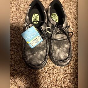 Black and Gray Starry Dudes NWT size 2 Big kids 30$ final price